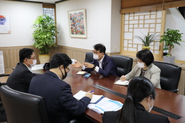 'Talk Talk Relay on Personal Information' met with Korea Data Law and Policy Society