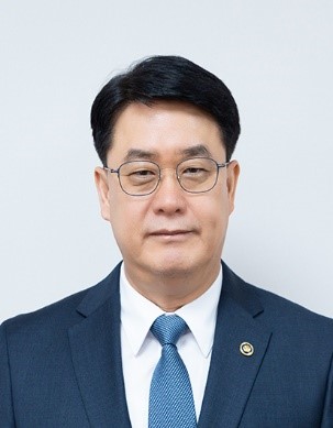 Chairperson’s Greetings Picture